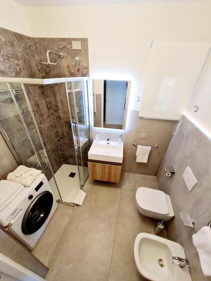 Sole Di Diana Luxury Apartments Peschiera del Garda Luaran gambar