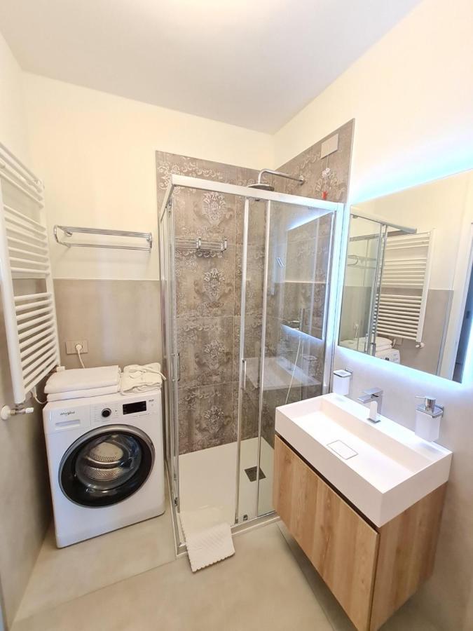 Sole Di Diana Luxury Apartments Peschiera del Garda Luaran gambar
