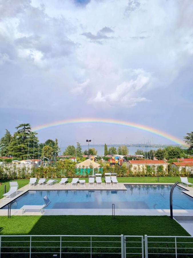 Sole Di Diana Luxury Apartments Peschiera del Garda Luaran gambar