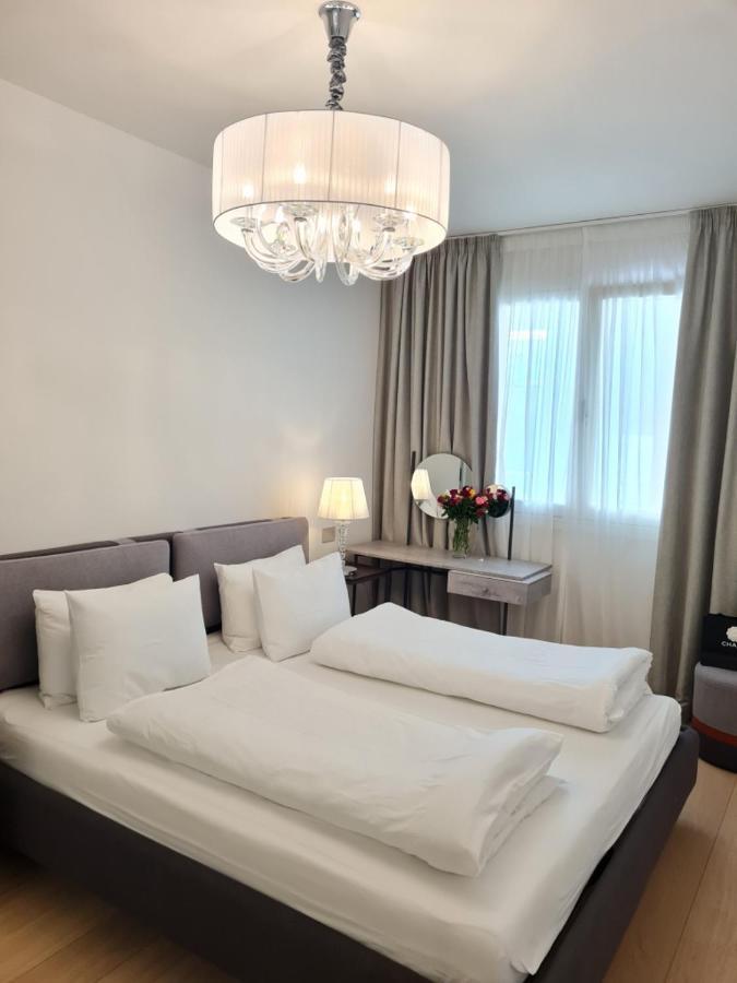 Sole Di Diana Luxury Apartments Peschiera del Garda Luaran gambar