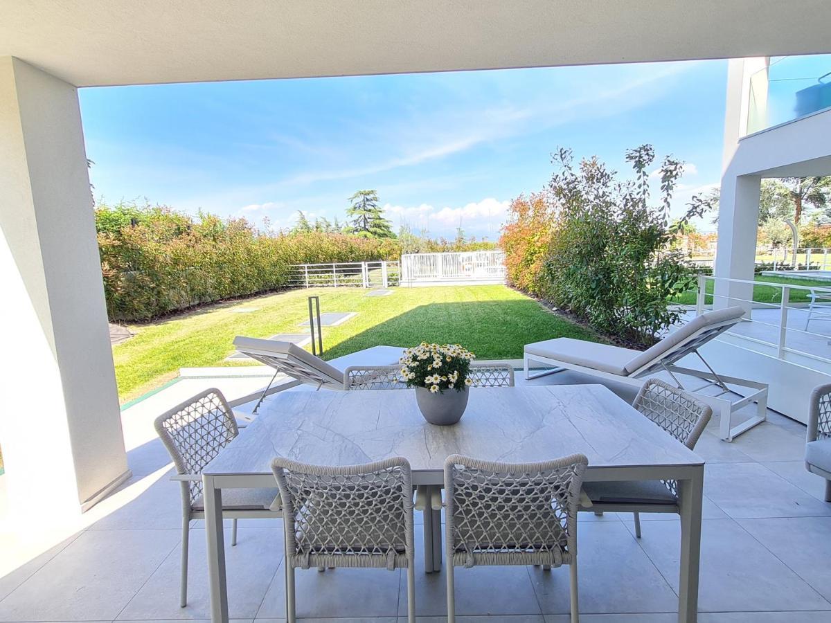 Sole Di Diana Luxury Apartments Peschiera del Garda Luaran gambar