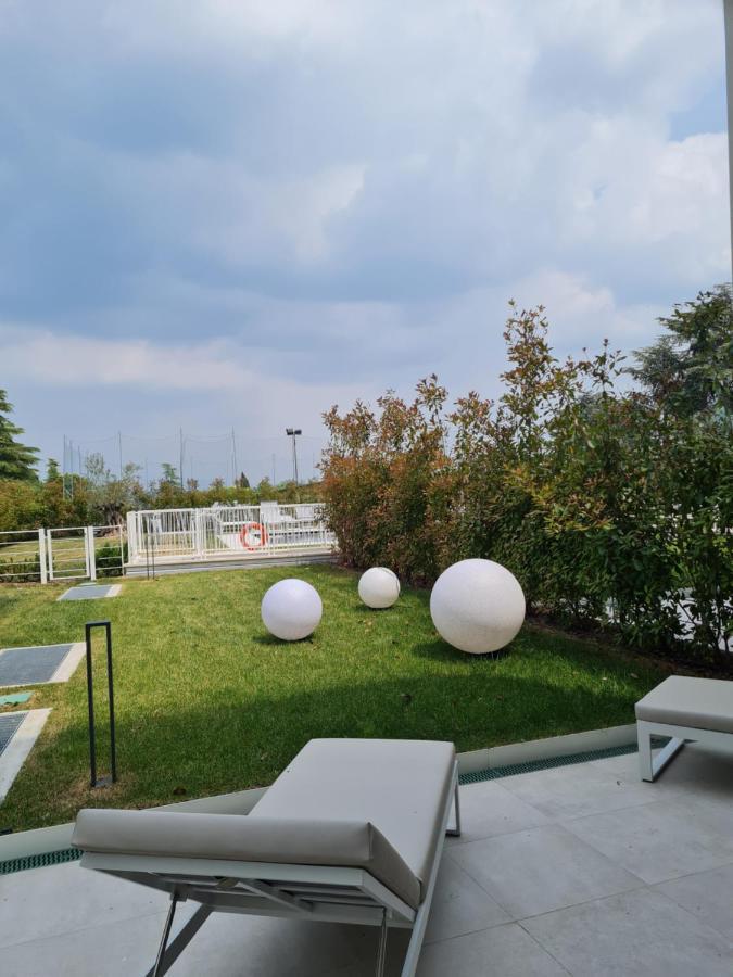Sole Di Diana Luxury Apartments Peschiera del Garda Luaran gambar