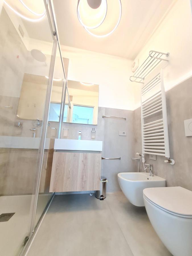Sole Di Diana Luxury Apartments Peschiera del Garda Luaran gambar